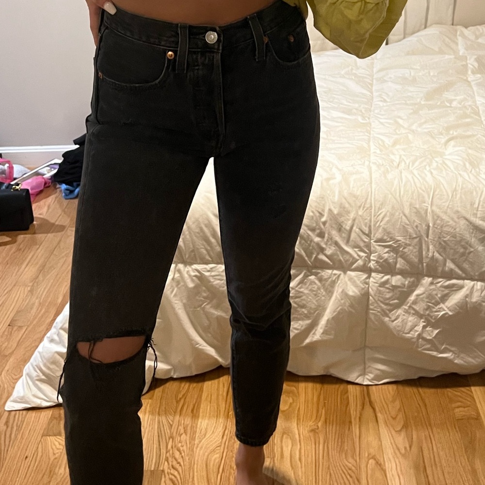 Levi’s black jeans
